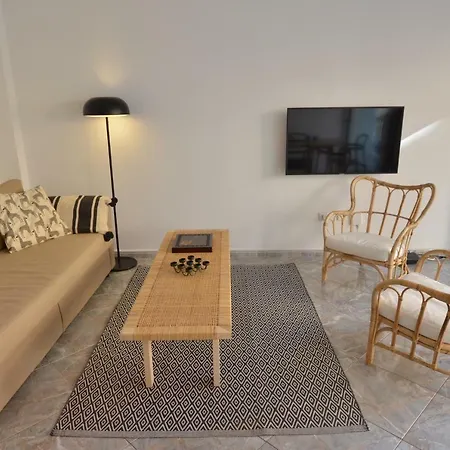 The Townhouse In Centre By Nras *