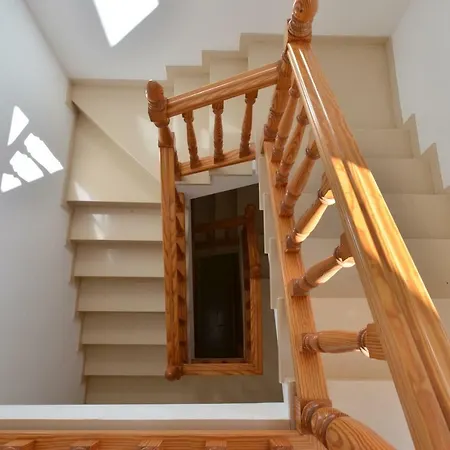 The Townhouse In Centre By Nras