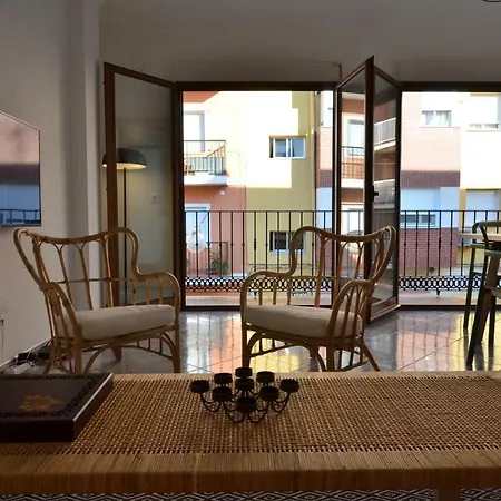 The Townhouse In Centre By Nras